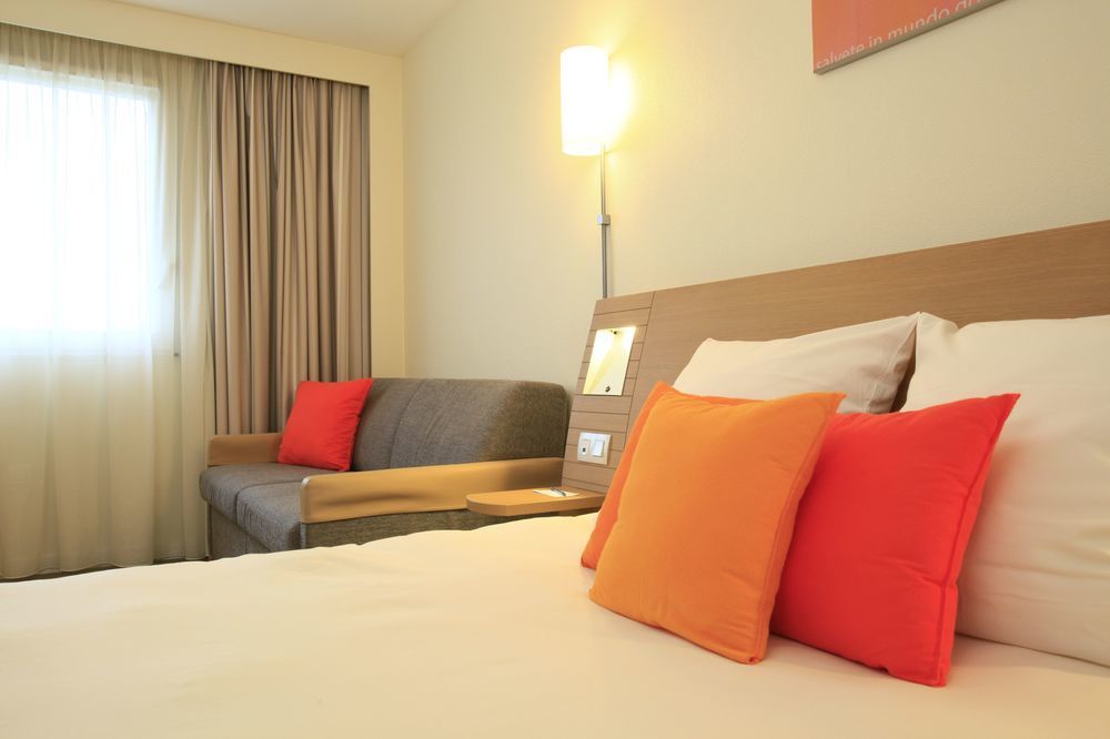 Novotel Nantes Centre Bord De Loire Экстерьер фото