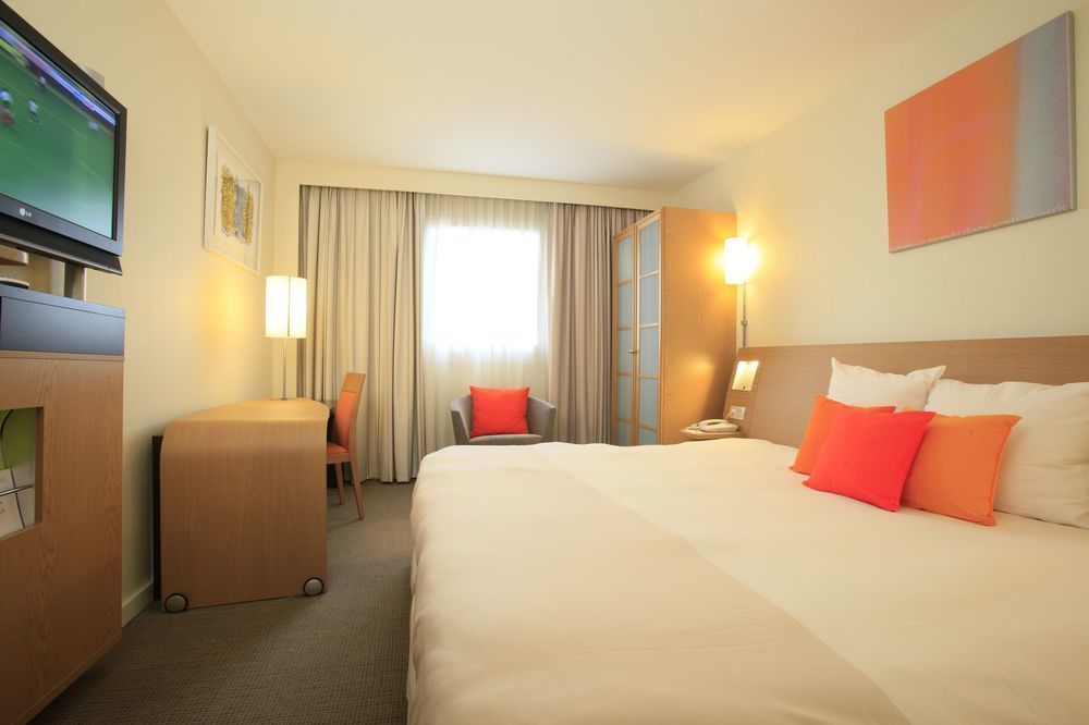 Novotel Nantes Centre Bord De Loire Экстерьер фото